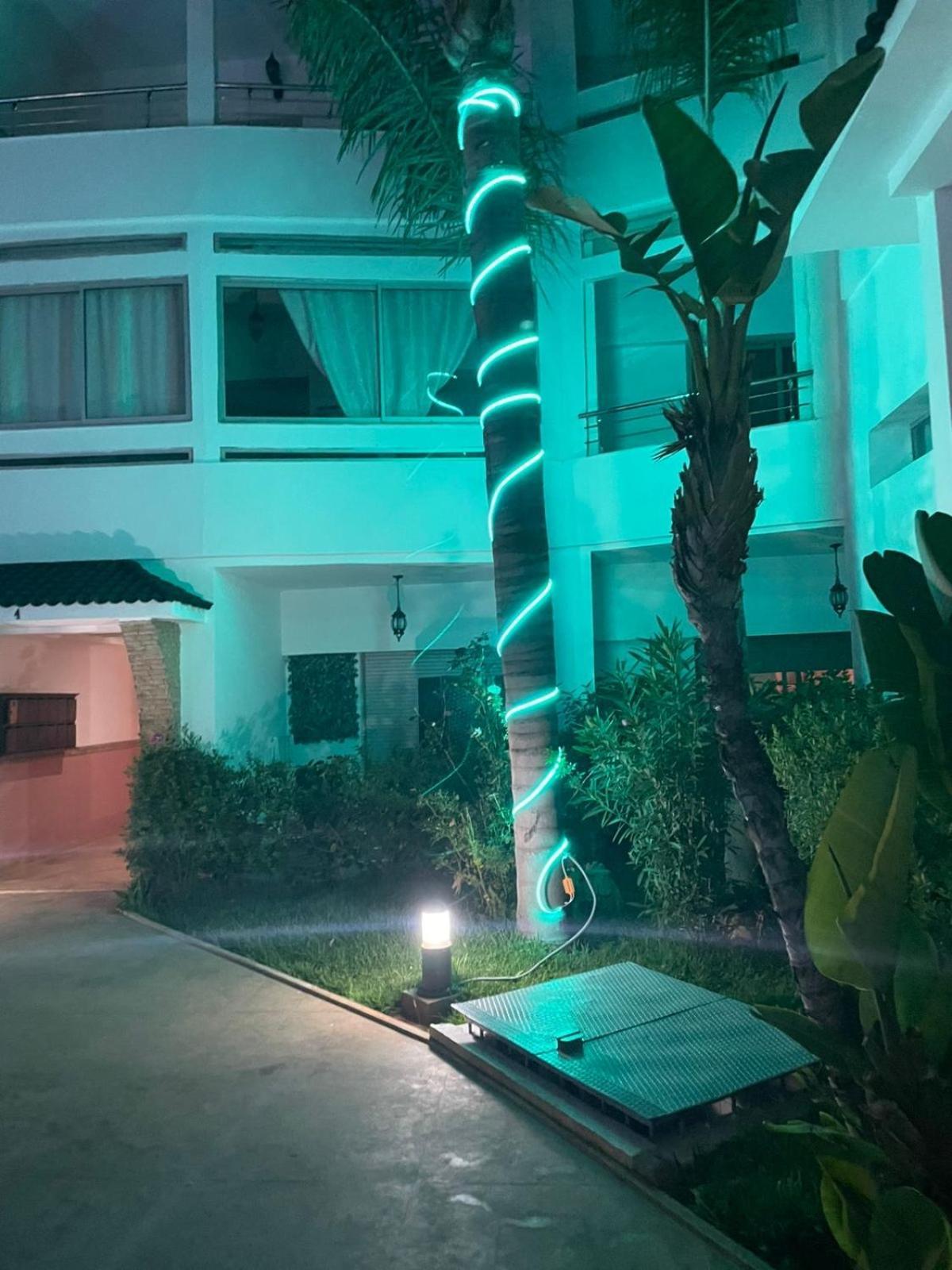 Lovely 2 Bedroom Vacation With Pool/beach *